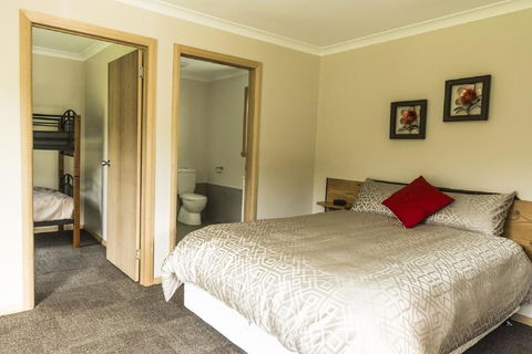 Sunny Gum - Yamba Accommodation 1