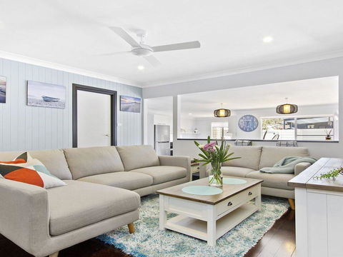 Sunset Beach - Situated Between Two Beaches And A Lake - Yamba Accommodation 0