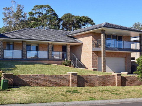 Sunset Over Neptune - Pet Friendly, 5 Min To Beach - Yamba Accommodation 0