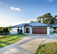 Sunset Retreat Airlie Beach Rural Getaway - Yamba Accommodation