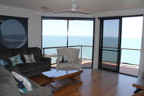 Sunset Sails Redcliffe - Yamba Accommodation 3