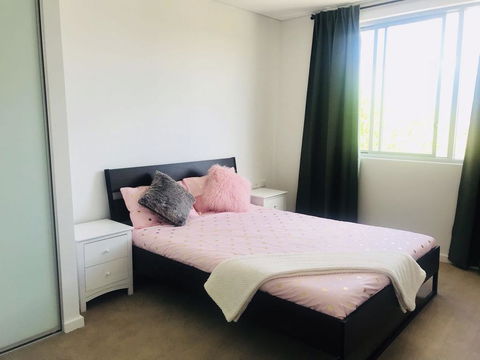 Sunset View 2 Bedroom Apt Next To Station - Yamba Accommodation 2