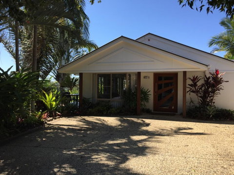 Sunshine Coast Tropical Getaway - Yamba Accommodation 2