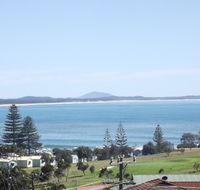 Surf Break  Ocean Break - Yamba Accommodation