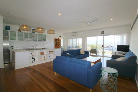 Surf Break & Ocean Break - Yamba Accommodation 1