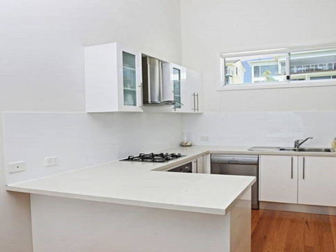 Surf Mist - Contemporary Seaside Duplex - Yamba Accommodation 3