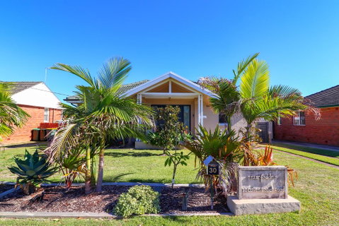 Surfside - Yamba Accommodation 0