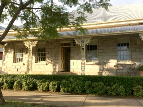 Surgeon's Cottage - Yamba Accommodation 0