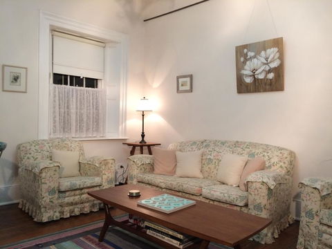 Surgeon's Cottage - Yamba Accommodation 1