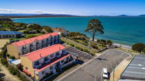 SWANSEA VILLAS - Yamba Accommodation 0