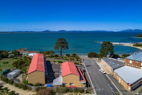 SWANSEA VILLAS - Yamba Accommodation 1