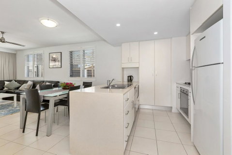 SWIM UP DRIFT APARTMENT 12 South - Yamba Accommodation 2