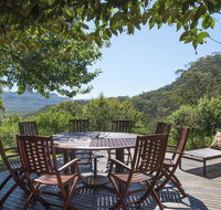Taliesin - Beautiful 4 bedroom home with amazing views - Yamba Accommodation
