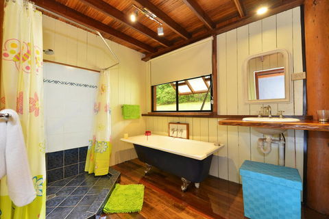 Tea Tree Cottage - Yamba Accommodation 3