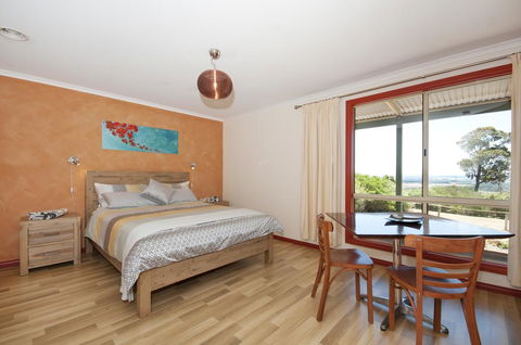 Tennessee Hill Cottage - Yamba Accommodation 2