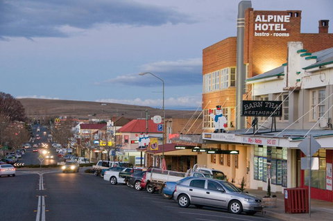 The Alpine Hotel - Yamba Accommodation 1