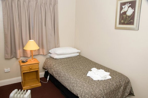 The Alpine Hotel - Yamba Accommodation 3