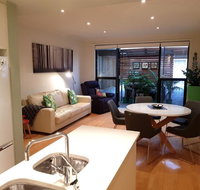 The Artisan - 3BR House In The City - Yamba Accommodation