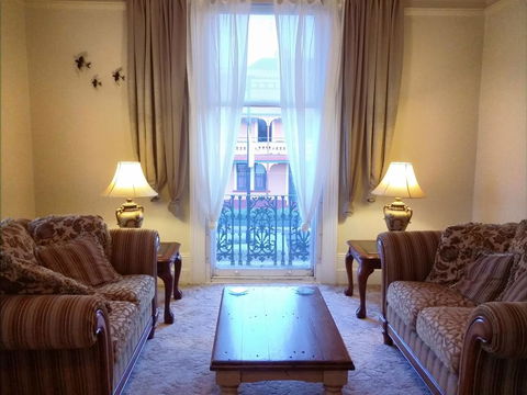 The Bank Guesthouse Glen Innes - Yamba Accommodation 3