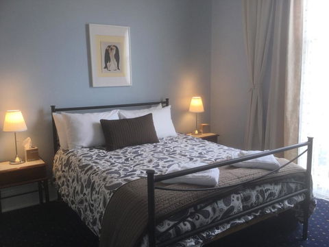 The Bank Guesthouse Glen Innes - Yamba Accommodation 1