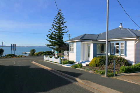 Freycinet Waters - Yamba Accommodation 0