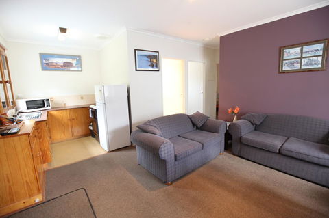 The Fox And Hounds Historic Hotel - Yamba Accommodation 13