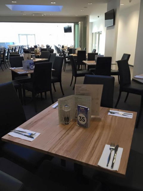 Risdon Brook Hotel - Yamba Accommodation 2