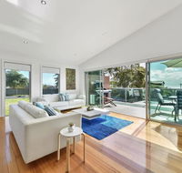 Seas The Day - Seaside Getaway - Yamba Accommodation