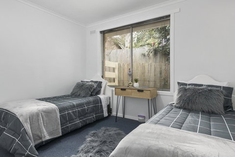 Elkie Villa - 2 Bedroom Unit - Burnie - Yamba Accommodation 2
