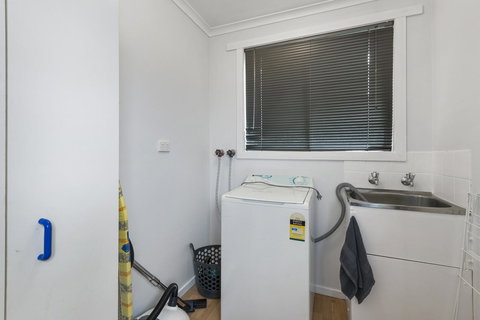 Elkie Villa - 2 Bedroom Unit - Burnie - Yamba Accommodation 7