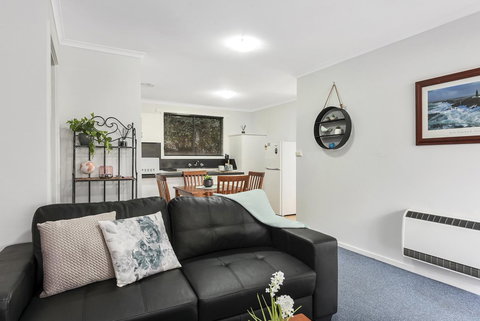 Elkie Villa - 2 Bedroom Unit - Burnie - Yamba Accommodation 4