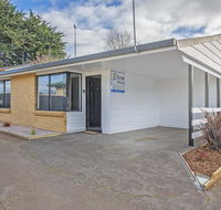 Elkie Villa - 2 Bedroom Unit - Burnie - Yamba Accommodation