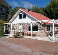 Hilltop Cottages - Yamba Accommodation