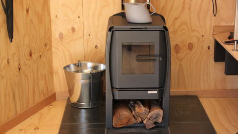 BAY OF FIRES ECO HUT Off Grid Experience At Binalong Bay - Yamba Accommodation 16
