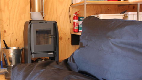 BAY OF FIRES ECO HUT Off Grid Experience At Binalong Bay - Yamba Accommodation 7