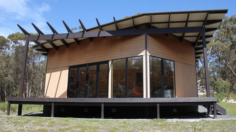 BAY OF FIRES ECO HUT Off Grid Experience At Binalong Bay - Yamba Accommodation 21