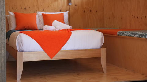 BAY OF FIRES ECO HUT Off Grid Experience At Binalong Bay - Yamba Accommodation 3