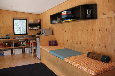 BAY OF FIRES ECO HUT Off Grid Experience At Binalong Bay - Yamba Accommodation 10