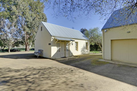 The Mill House Cottage - Yamba Accommodation 4