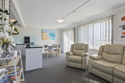 Aruba Apartments - Yamba Accommodation 0