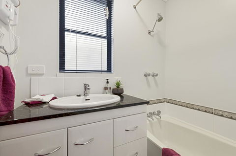 Aruba Apartments - Yamba Accommodation 5