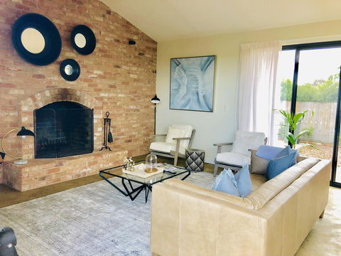 EMBRACING EVANDALE - Hosted By L'Abode Accommodation - Yamba Accommodation 5