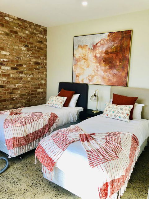 EMBRACING EVANDALE - Hosted By L'Abode Accommodation - Yamba Accommodation 4