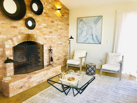 EMBRACING EVANDALE - Hosted By L'Abode Accommodation - Yamba Accommodation 8