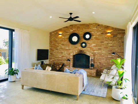 EMBRACING EVANDALE - Hosted By L'Abode Accommodation - Yamba Accommodation 7