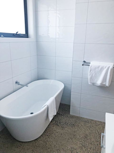 EMBRACING EVANDALE - Hosted By L'Abode Accommodation - Yamba Accommodation 25
