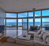 Halcyon  Immerse yourself in the sky and sea - Yamba Accommodation