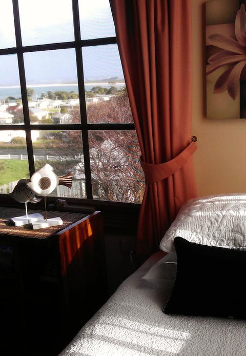 Touchwood Cottages - Yamba Accommodation 24