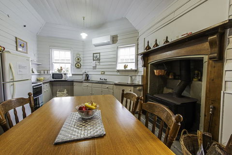 Touchwood Cottages - Yamba Accommodation 14