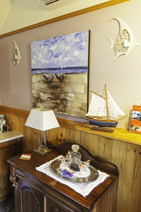 Touchwood Cottages - Yamba Accommodation 7